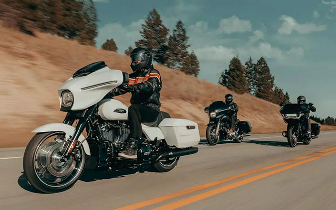 2025 Harley-Davidson Street Glide Base
