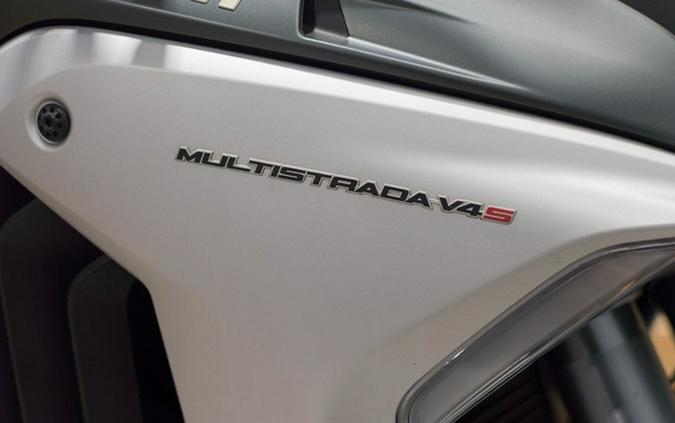 2022 Ducati Multistrada V4S Aviator Grey / Alloy Wheels