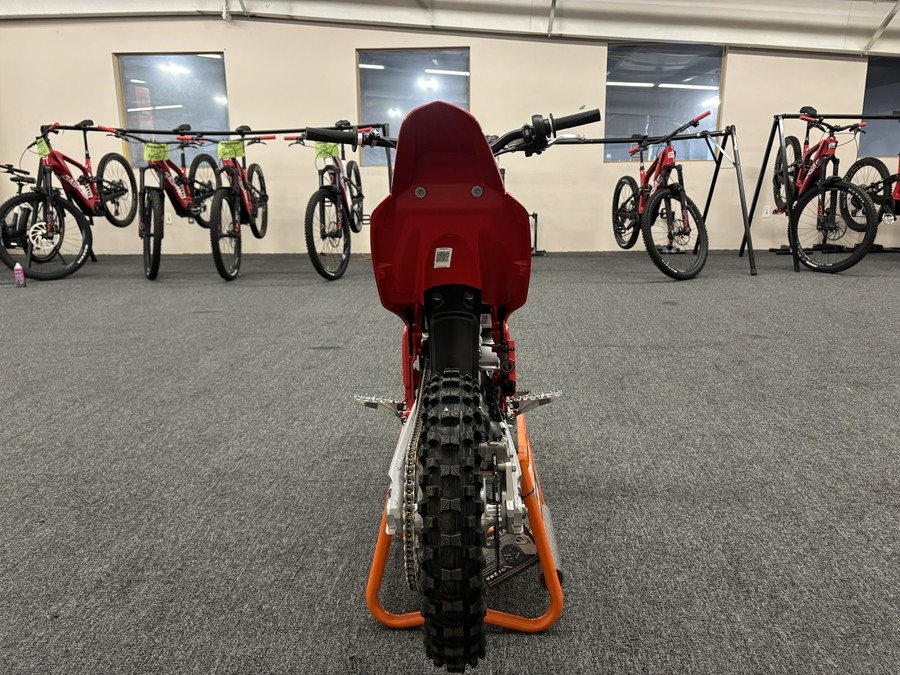 2027 GAS GAS MC E 5