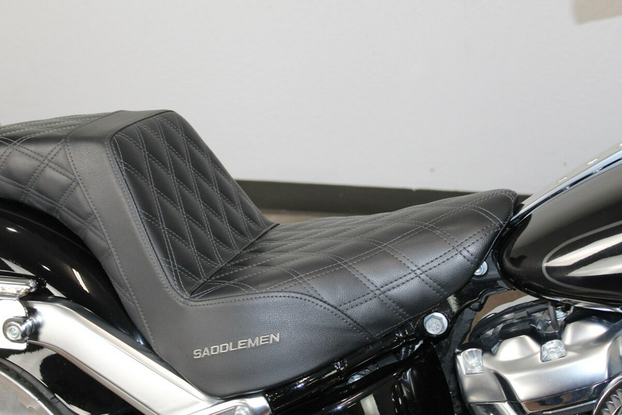 Harley-Davidson® Fat Boy® 114 2019 FLFBS 055577T BLACK W/PINSTRIPE