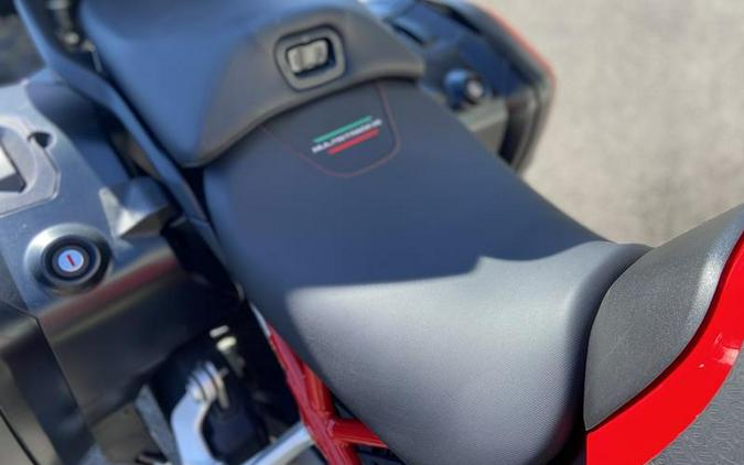 2022 Ducati Multistrada V4S Ducati Red / Alloy Wheels