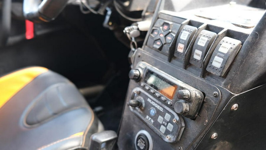 2022 Can-Am® Maverick X3 X rs Turbo RR With Smart-Shox Desert Tan / Carbon Black / Can-a