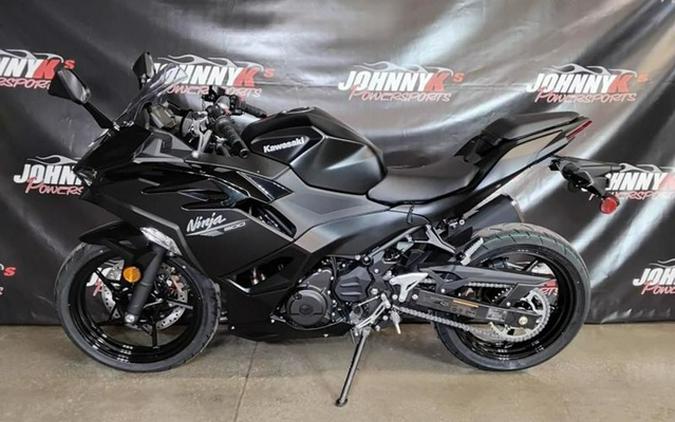 2026 Kawasaki Ninja 500 ABS Metallic Flat Spark Black