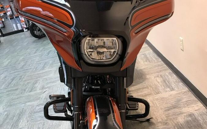 2023 Harley-Davidson CVO™ Street Glide Whiskey Neat w/Raven Metallic FLHXSE