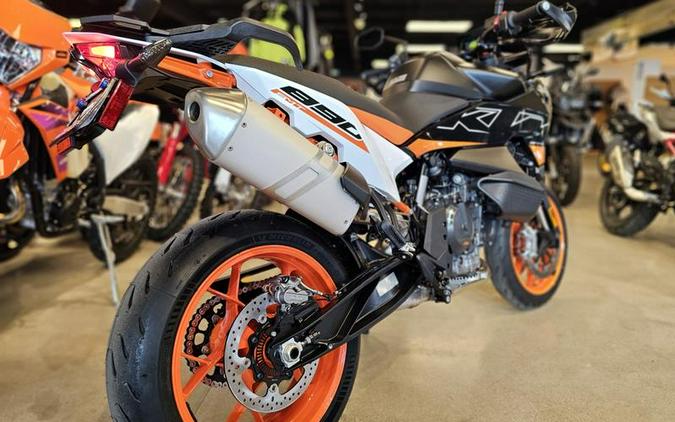 2024 KTM 890 SMT