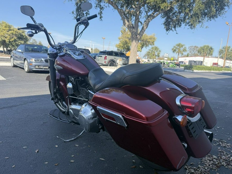 2016 Harley-Davidson® FLD - Dyna® Switchback™