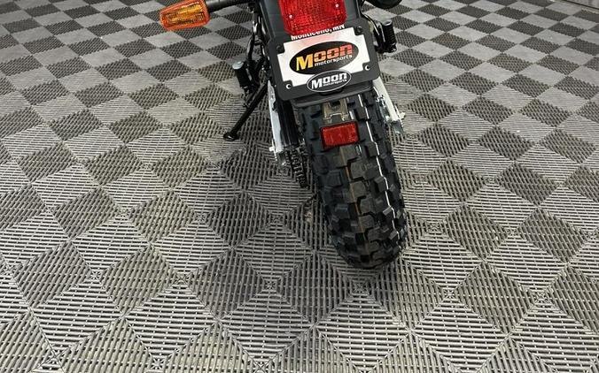 2027 YAMAHA TW 200 GALLANT GRAY