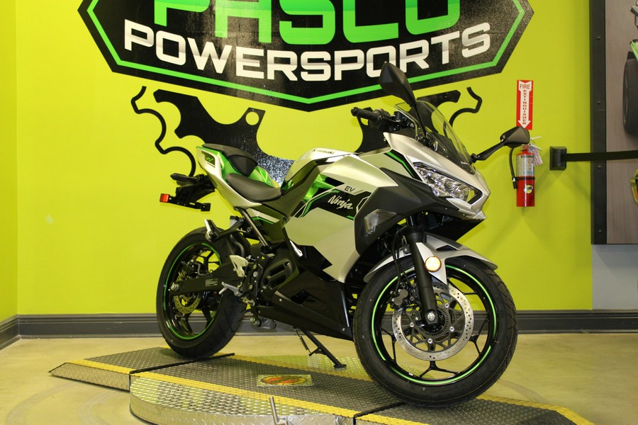 2024 Kawasaki Ninja® e-1 ABS