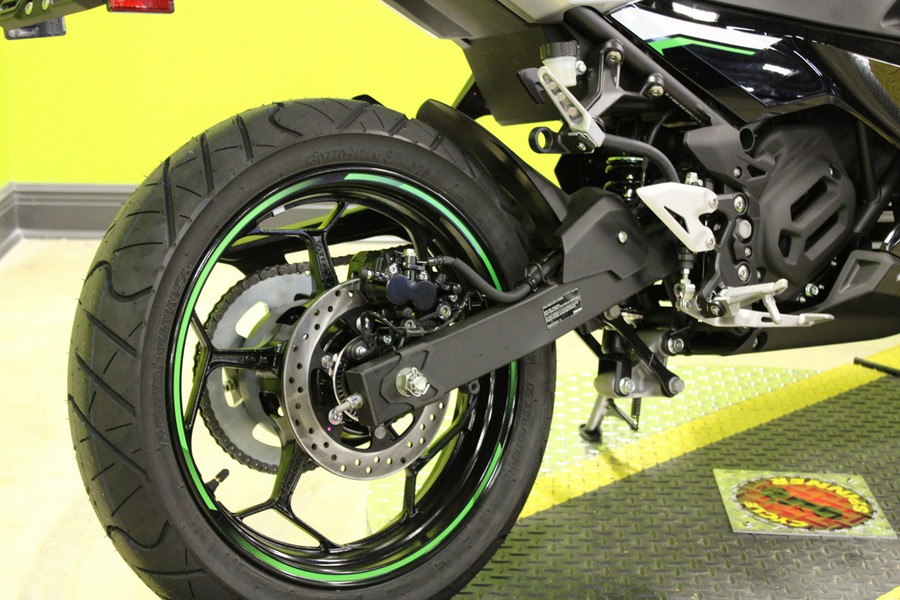 2024 Kawasaki Ninja® e-1 ABS