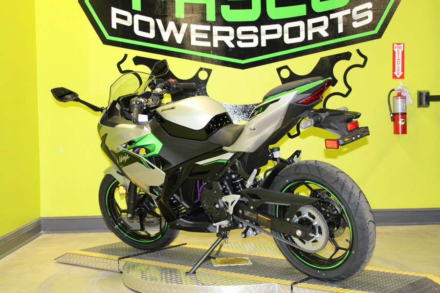 2024 Kawasaki Ninja® e-1 ABS