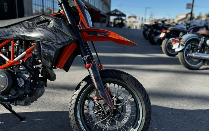 2022 KTM 690 SMC R