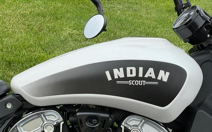 2019 Indian Motorcycle® Scout® Bobber ABS White Smoke