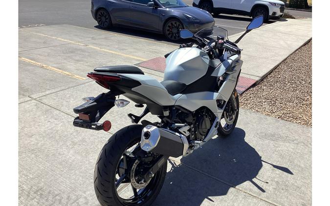 2025 Kawasaki Ninja® 500 ABS