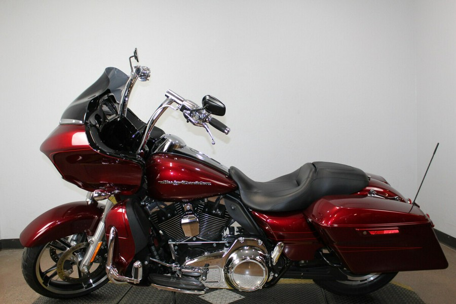 Harley-Davidson® Road Glide® Special 2016 FLTRXS 689918A VELOCITY RED W/PINSTRIPE
