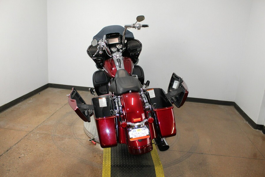 Harley-Davidson® Road Glide® Special 2016 FLTRXS 689918A VELOCITY RED W/PINSTRIPE