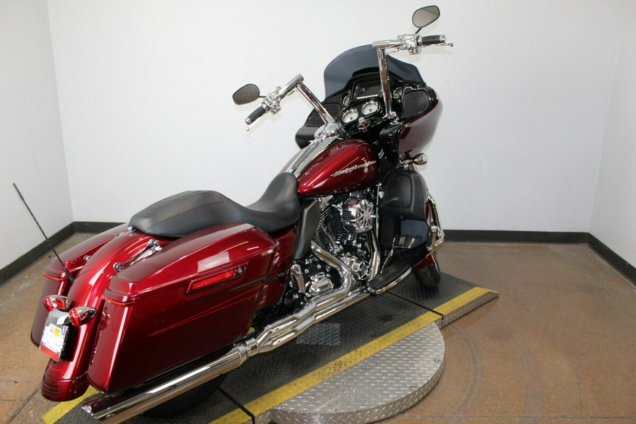 Harley-Davidson® Road Glide® Special 2016 FLTRXS 689918A VELOCITY RED W/PINSTRIPE