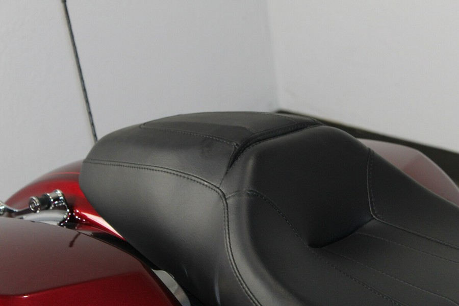 Harley-Davidson® Road Glide® Special 2016 FLTRXS 689918A VELOCITY RED W/PINSTRIPE