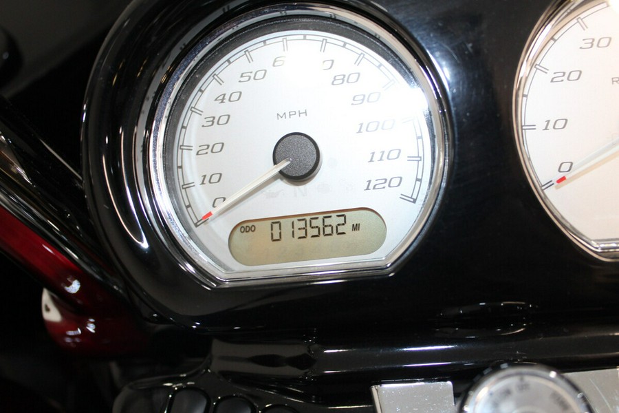 Harley-Davidson® Road Glide® Special 2016 FLTRXS 689918A VELOCITY RED W/PINSTRIPE