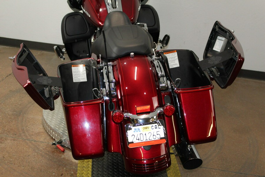 Harley-Davidson® Road Glide® Special 2016 FLTRXS 689918A VELOCITY RED W/PINSTRIPE