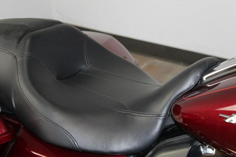 Harley-Davidson® Road Glide® Special 2016 FLTRXS 689918A VELOCITY RED W/PINSTRIPE