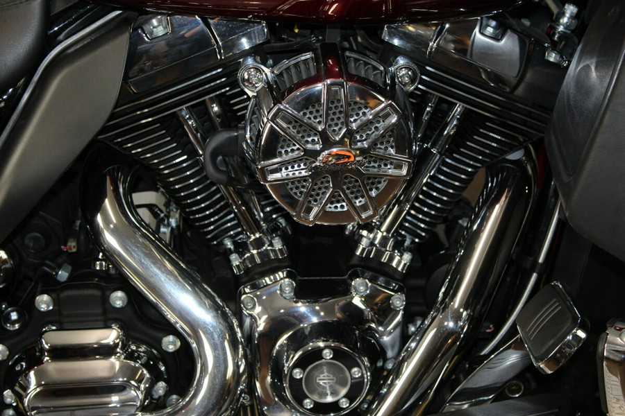 Harley-Davidson® Road Glide® Special 2016 FLTRXS 689918A VELOCITY RED W/PINSTRIPE