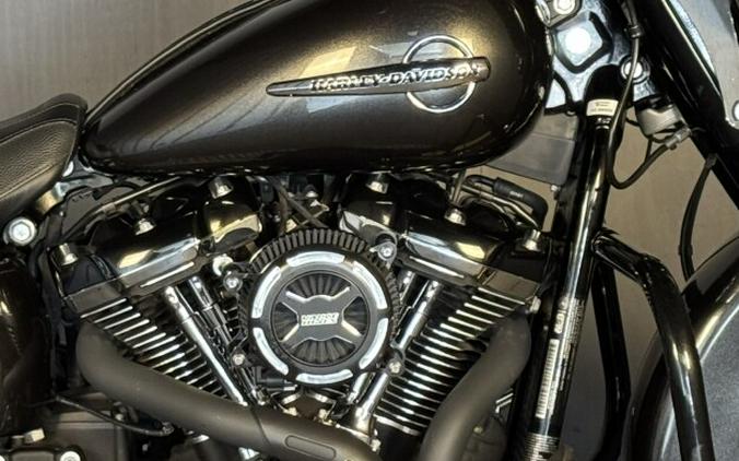 2018 Harley-Davidson Heritage Classic 114 FLHCS BLACK