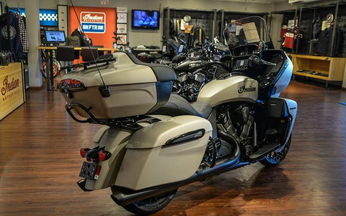 2023 Indian Motorcycle® Pursuit Dark Horse with Premium Package Silver Quartz Smoke