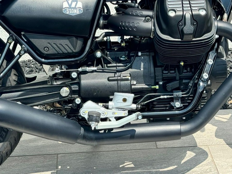 2023 Moto Guzzi V7 Stone