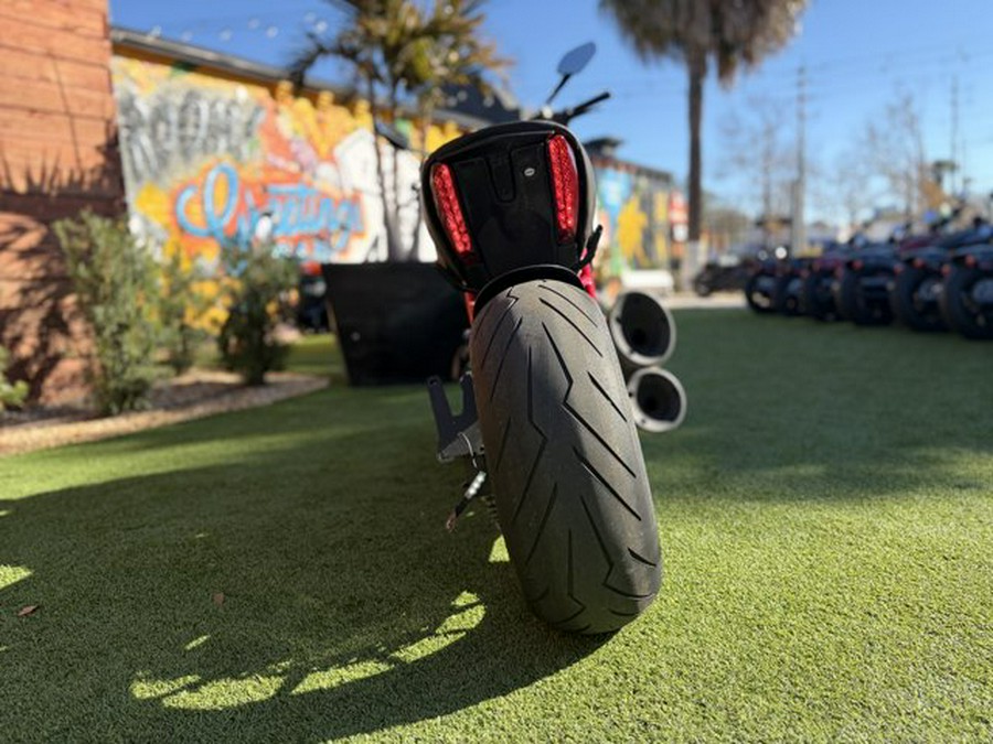 2015 Ducati Diavel Carbon