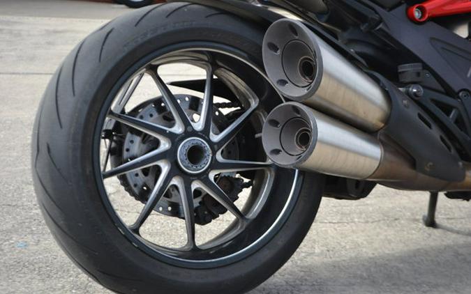 2015 Ducati Diavel Carbon
