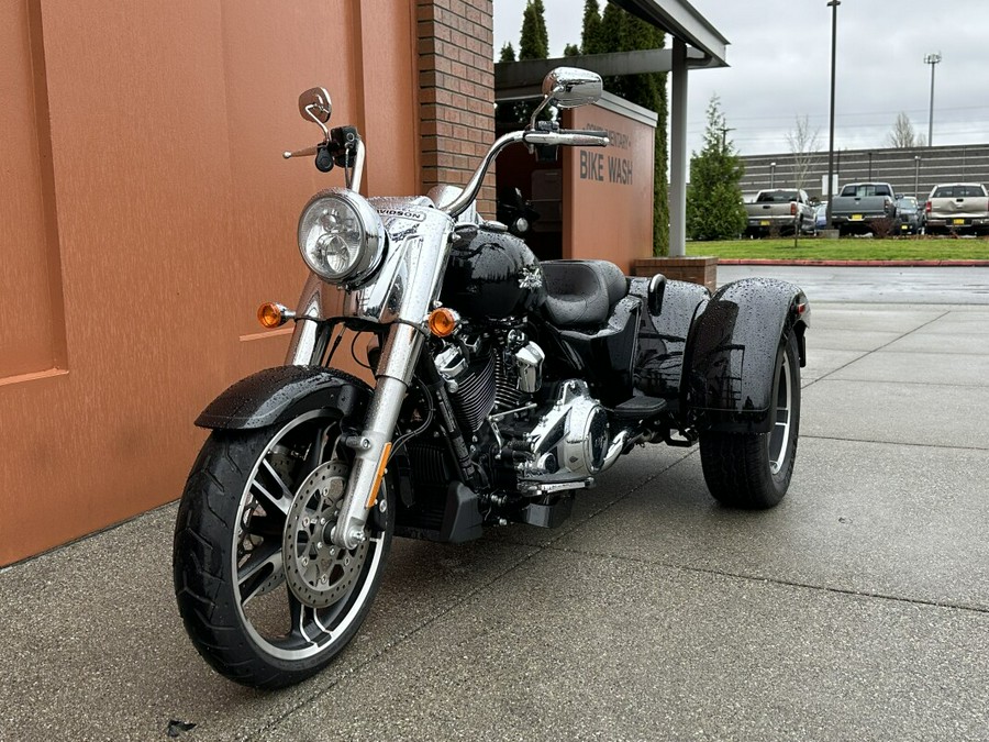 Harley-Davidson® Freewheeler® Vivid Black