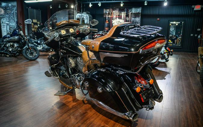 2016 Indian Motorcycle® Roadmaster® Thunder Black