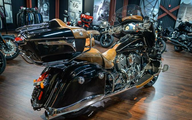 2016 Indian Motorcycle® Roadmaster® Thunder Black