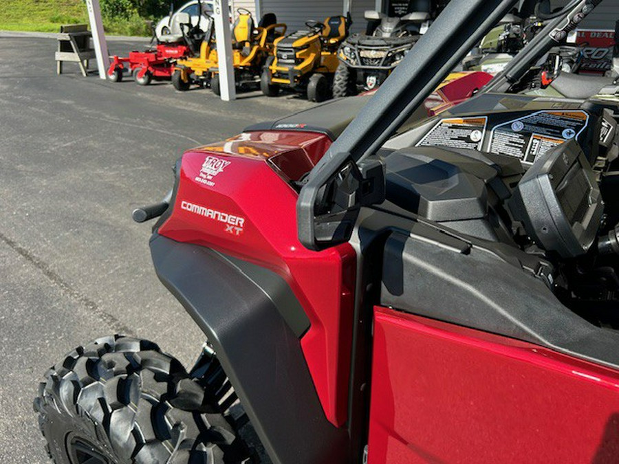 2024 Can-Am Commander Max XT 1000R Red / Black