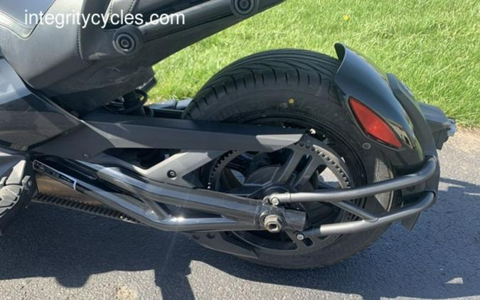 2018 Can-Am® Spyder® F3-S 6-speed semi-automatic with reverse (SE6)