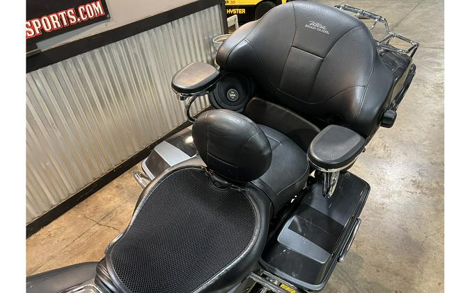 2011 CVO ROAD GLIDE ULTRA - Harley-Davidson®