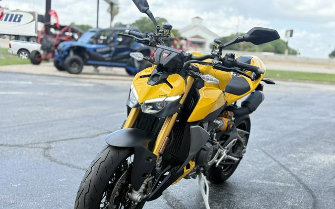 2026 Ducati Streetfighter V2 S Ducati YELLOW