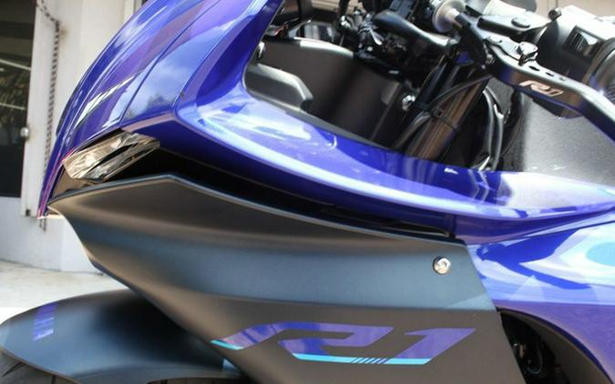 2023 Yamaha YZF-R1