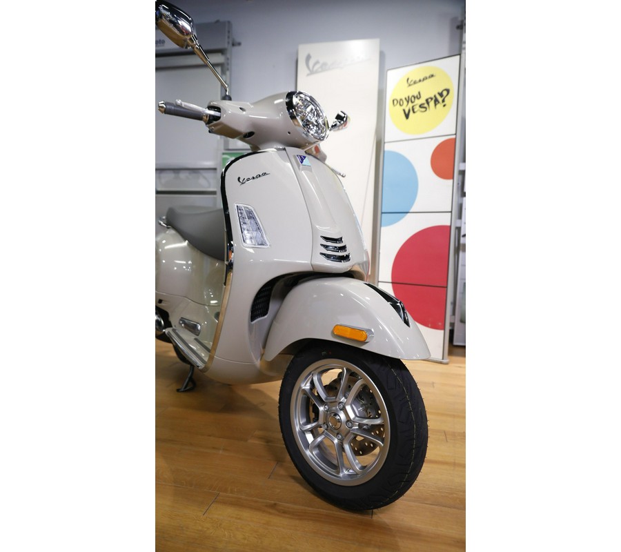 2027 Vespa GTS 310 SUPERAVVOLGENTE