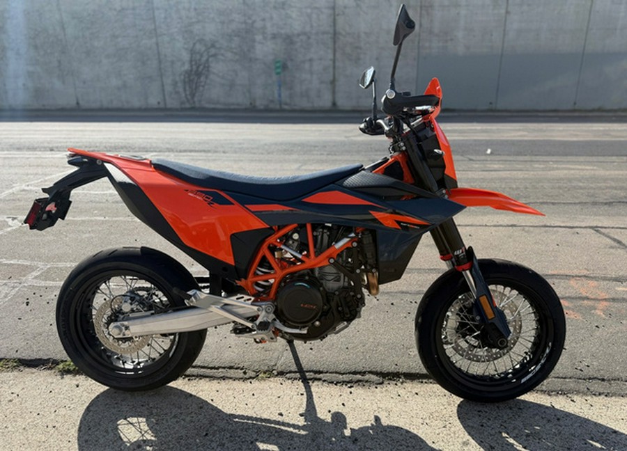 2026 KTM SMC 690 R