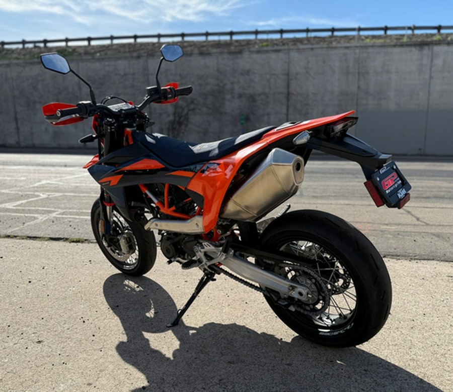 2026 KTM SMC 690 R
