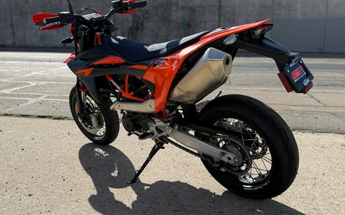 2026 KTM SMC 690 R
