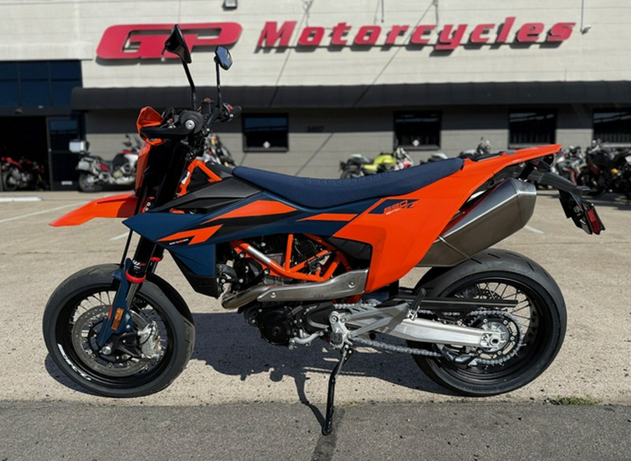 2026 KTM SMC 690 R
