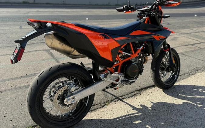 2026 KTM SMC 690 R