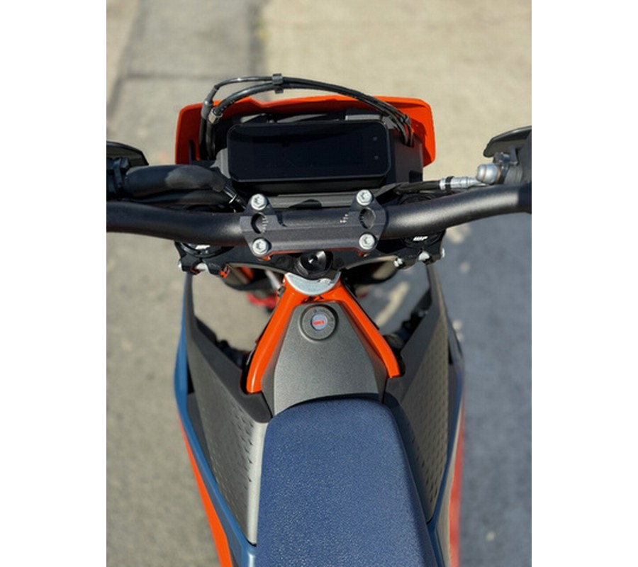 2026 KTM SMC 690 R