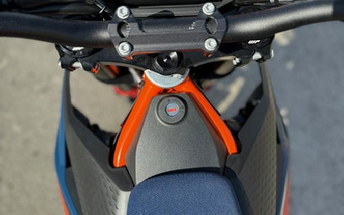 2026 KTM SMC 690 R