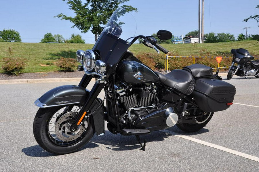 2025 Harley-Davidson® FLHC - Heritage Classic