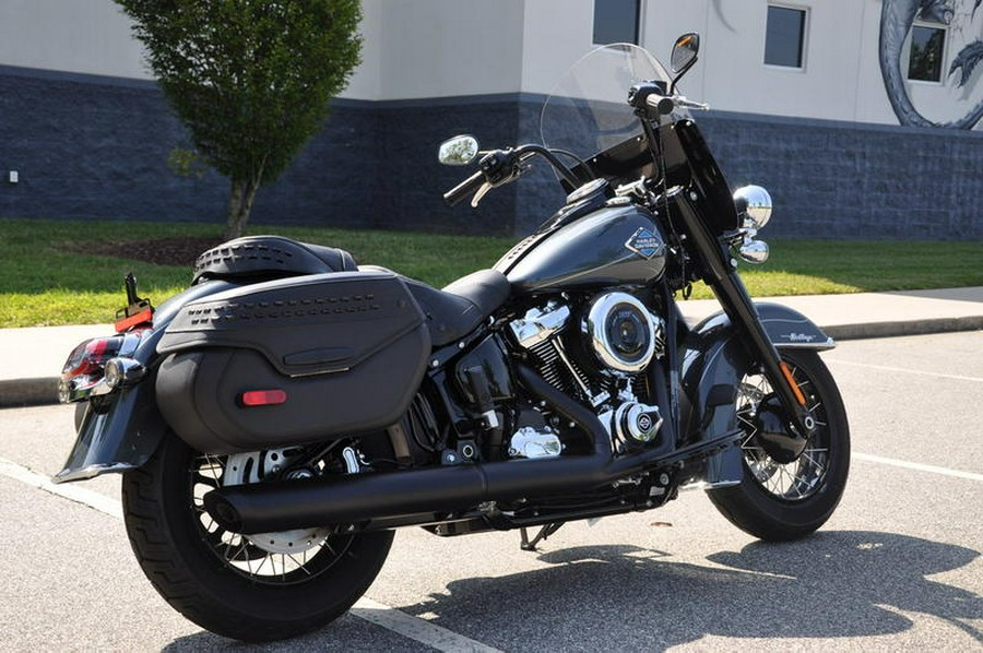 2025 Harley-Davidson® FLHC - Heritage Classic