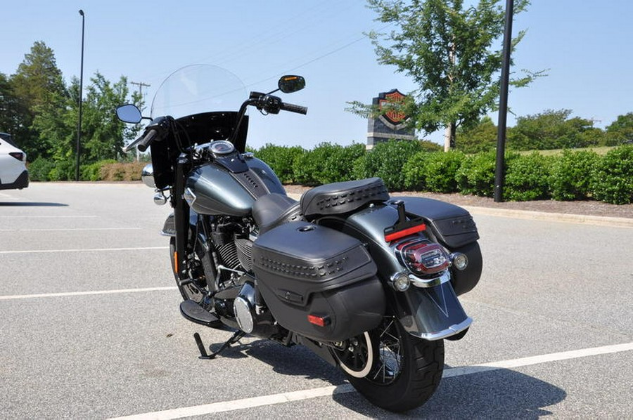 2025 Harley-Davidson® FLHC - Heritage Classic
