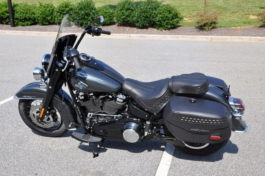 2025 Harley-Davidson® FLHC - Heritage Classic